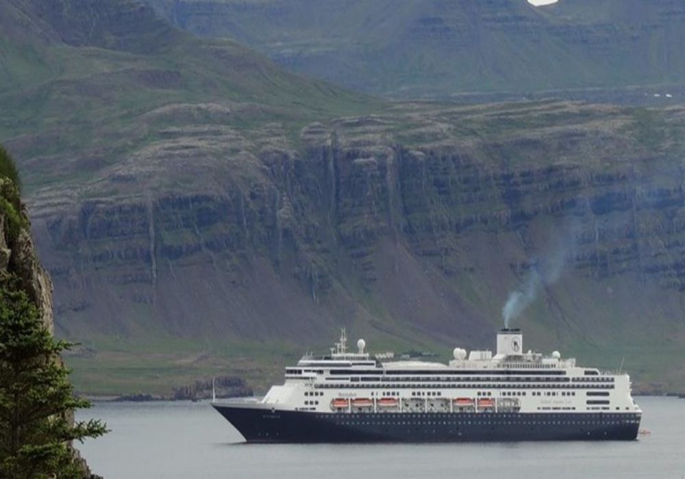 Mest hlutfallsleg fækkun skemmtiferðaskipa og farþega til Seyðisfjarðar