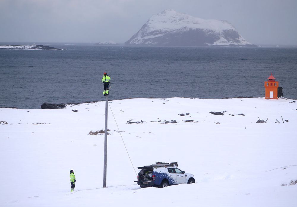 Undirbúa viðgerðir á raflínunni til Dalatanga